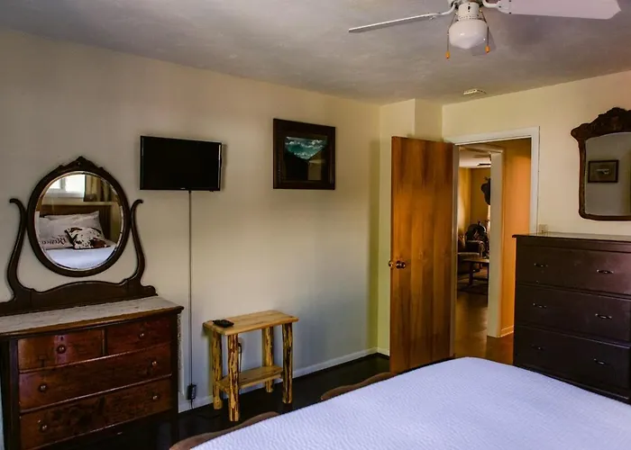 A Wilderness Retreat - Your Gateway To Yellowstone Holiday home Cody